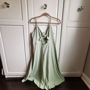 Pale Green H&M Fit and Flare Summer Dress, Tie Front with Keyhole, Size Large